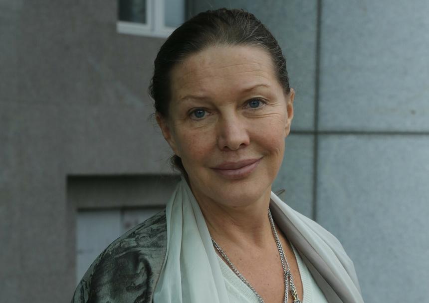 «Любили собираться»: Проклова отреагировала на слова внучки Максимовой об их «голых» вечеринках