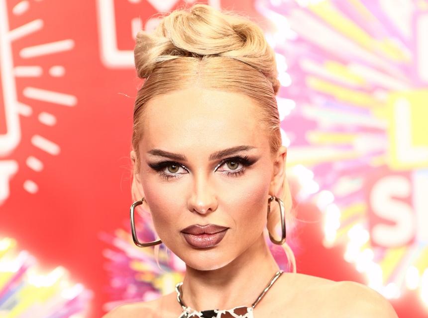 «Мой аккаунт взломан»: Ханна пожаловалась на мошенников, собиравших деньги от ее имени