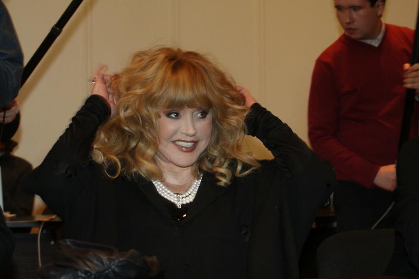 Назвавшая себя «патриоткой» Алла Пугачева собрала семью в особняке в Израиле по особому поводу