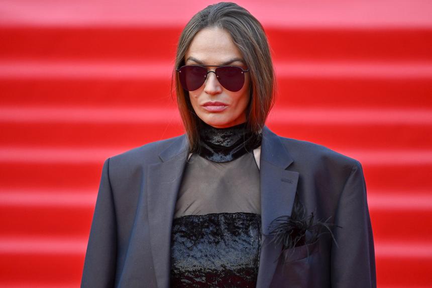 «Я в шоке»: Алена Водонаева оказалась в больнице из-за испорченного паркета