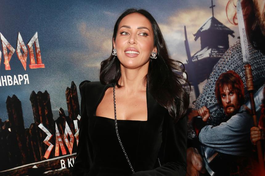 Алсу призналась, что Константин Крюков покорил ее на съемках совместного клипа