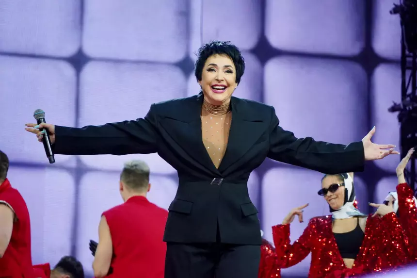 Лолита призвала депутата «ответить за базар» после слов о собачниках