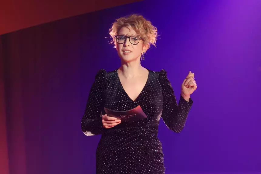 Яна Чурикова заявила, что дирижер Жилин попал в больницу из-за шоу «Голос»