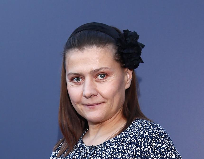 Дочь Ларисы Голубкиной не смогла пройти за гробом матери и скрылась в храме