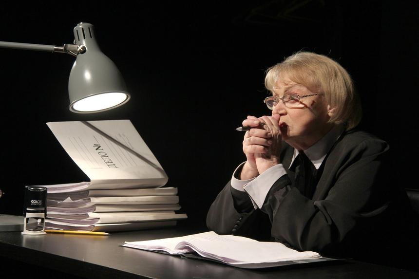 Актер Сахаров: мать Ефремова могла уберечь сына от рокового ДТП