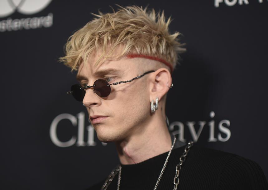 «Не с тем связался»: ставший отцом Machine Gun Kelly устроил перепалку с бывшим мужем Меган Фокс