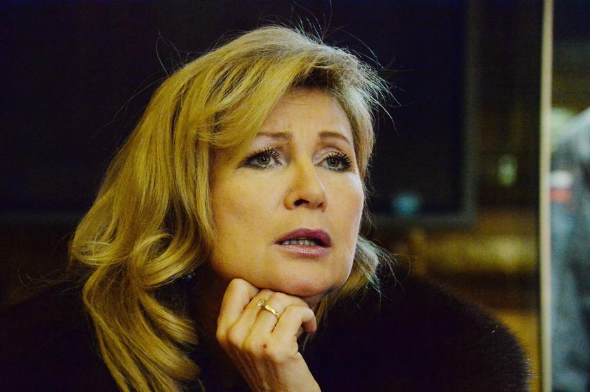 «Просто больно»: Вика Цыганова возмутилась медалью Анны Семенович «За труды в культуре и искусстве»