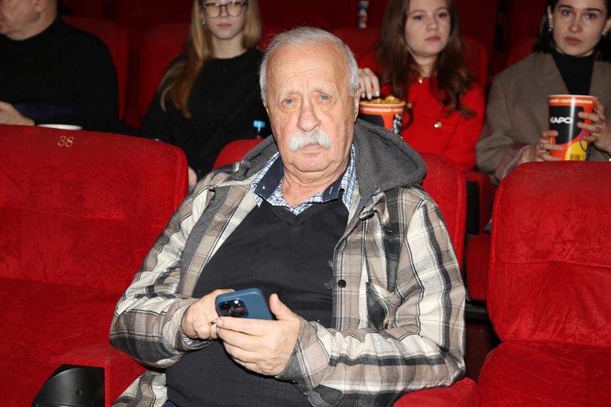 «Орал так, что звукооператор чуть не оглох»: Леонид Якубович признался, что хотел уйти из шоу «Поле чудес»