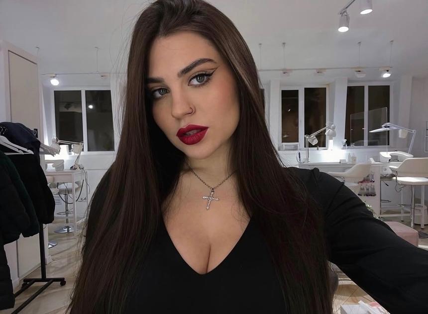 26-летняя внучка актера Михаила Боярского Катерина снялась в кружевном наряде