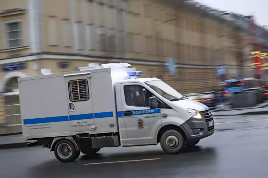 Россиянин попытался убить мать бывшей девушки, выманив из квартиры отключением света