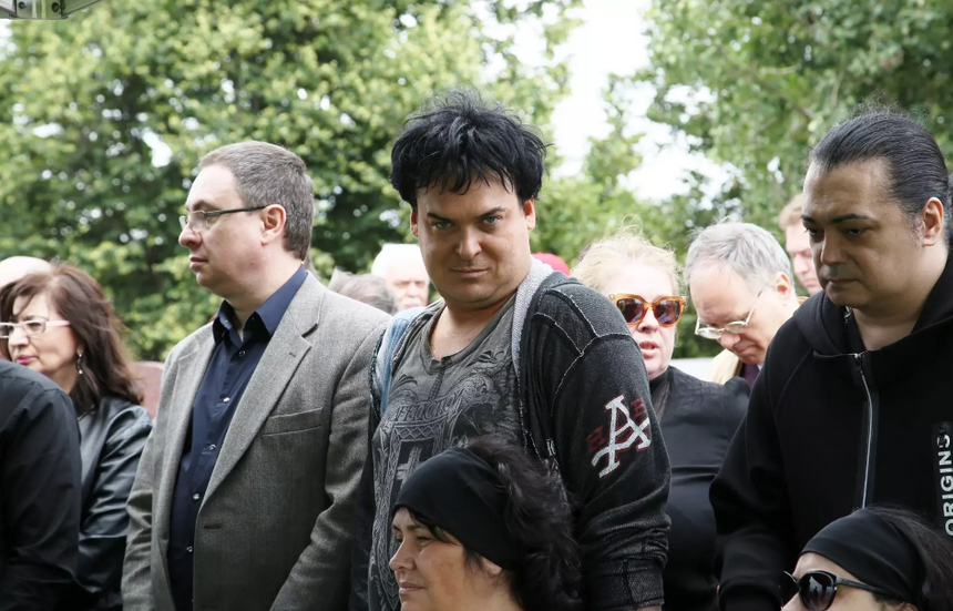 «Аптека за углом»: Юлиан высказался о конфликте между Азизой и Кудрявцевой