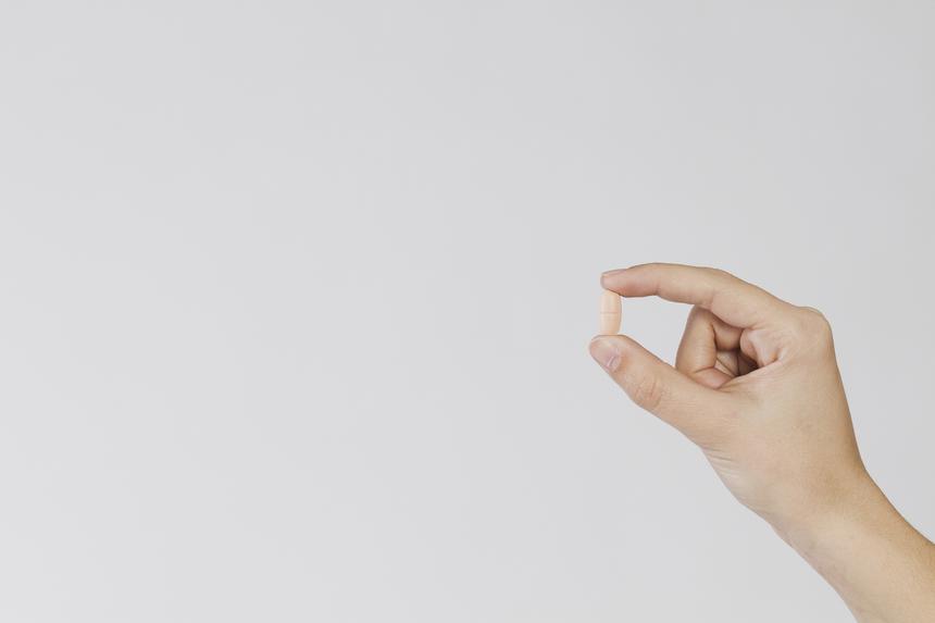 В желудке образовалась огромная опухоль: девушка чуть не умерла из-за таблеток для похудения