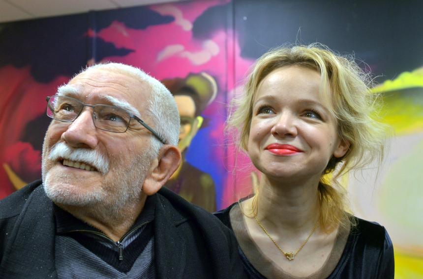 «Я не выходила замуж»: родившая в 46 лет экс-жена Джигарханяна скрывает отца дочери