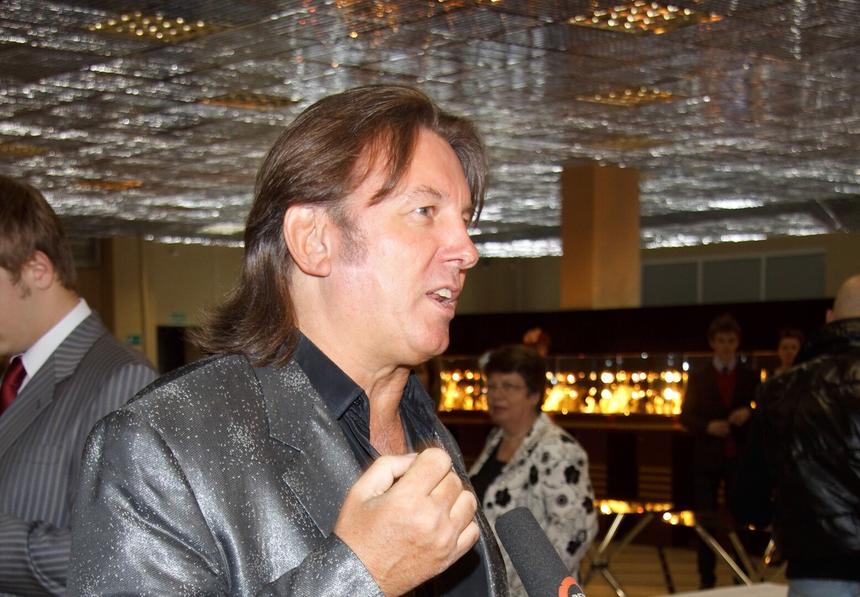 Лоза вступился за Седокову после нападок хейтеров: «Она не обязана себя хоронить»