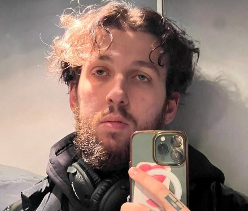 «Рекламирует друга-торчка»: писатель осудил выходку рэпера Букера на «Тотальном диктанте»