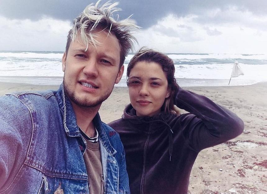 «Ничего не могло привести к этому»: солист группы «Челси» Алексей Корзин высказался о смерти 34-летней жены