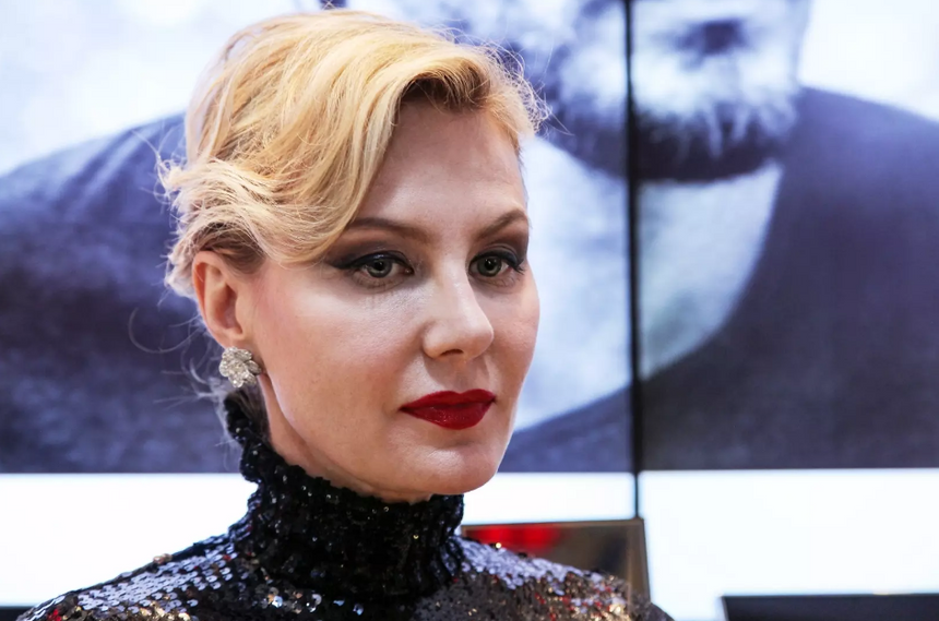 Суд взыскал с Ренаты Литвиновой долги по коммунальным платежам