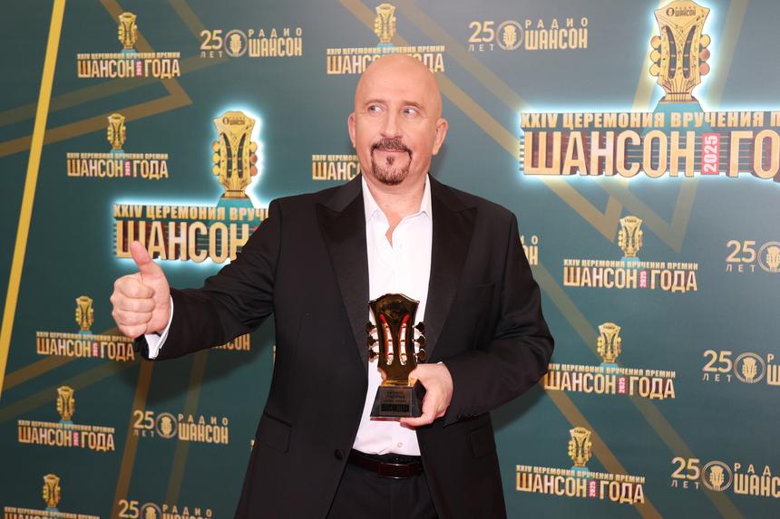 «Не распустила нюни»: певец Жека рассказал, кто помог ему справиться с кончиной жены