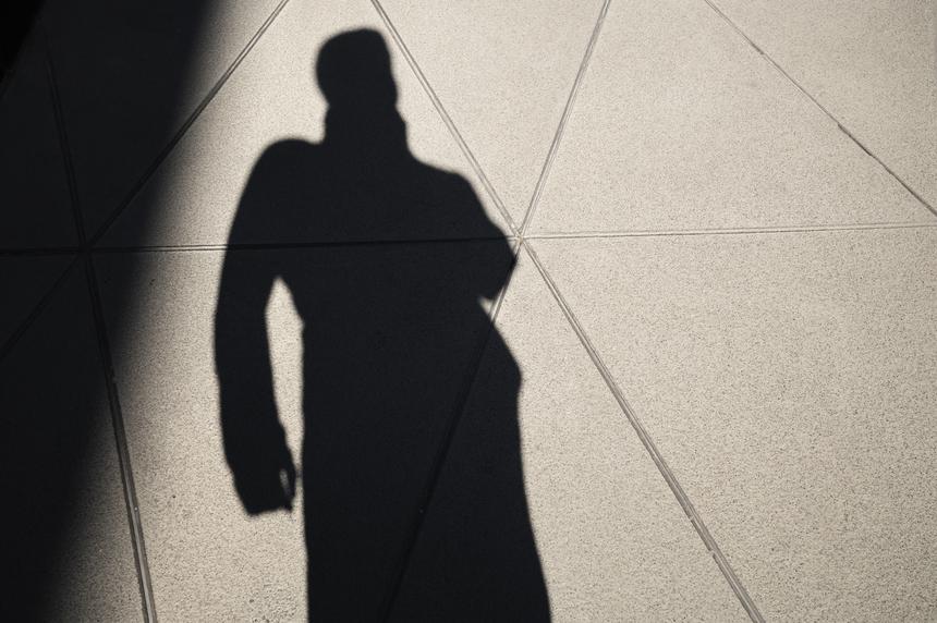 СК проверит действия Коэна из-за его мерча с отсылками на убийство своей девушки