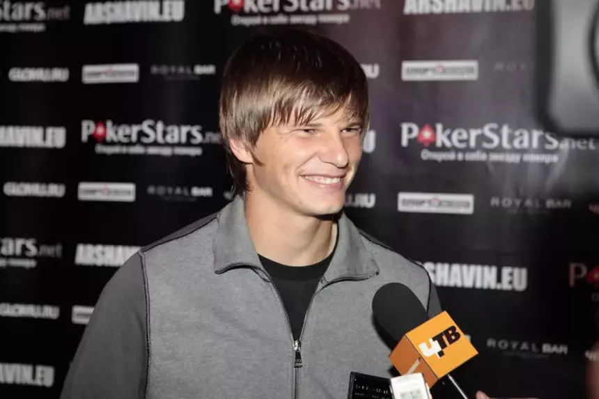 Возлюбленная Андрея Аршавина Петрушина перестала скрывать лицо дочки футболиста