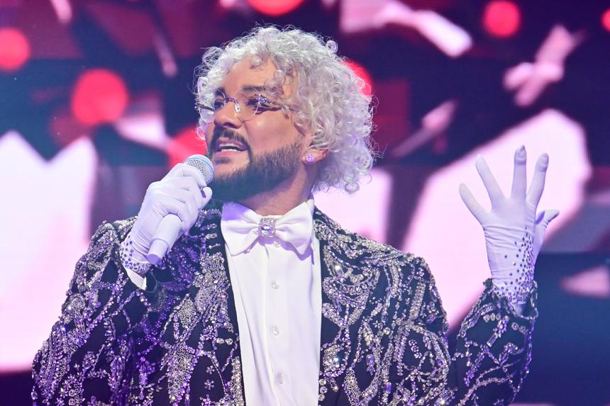 «Заискрилась от энергии»: представитель Киркорова прокомментировала инцидент на концерте в Петербурге