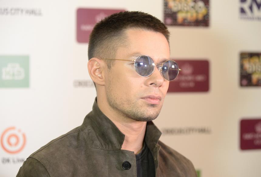 Певец Стас Пьеха отменил свое выступление в Москве из-за проблем со здоровьем