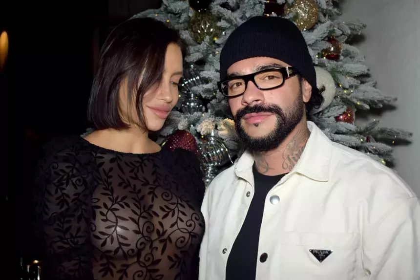 Возлюбленная Тимати Валентина рассекретила беременность, показав фигуру на пляже