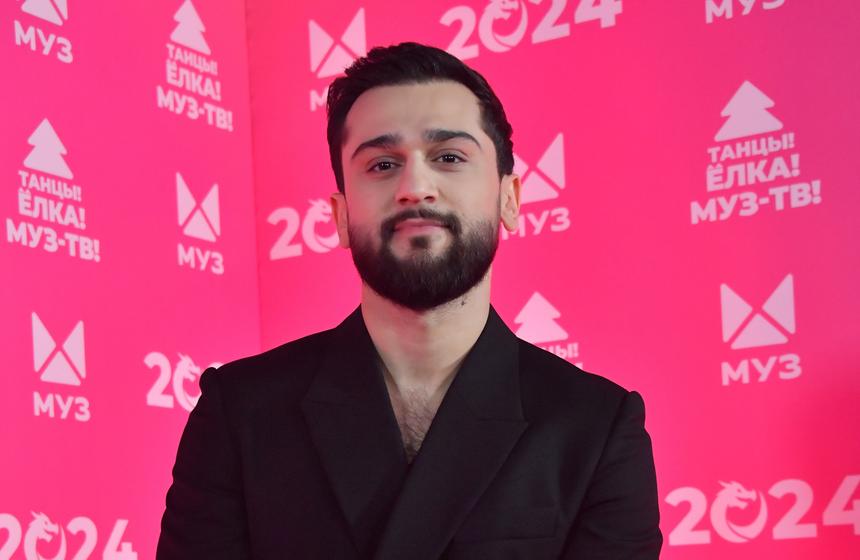 «Является одним из самых высокооплачиваемых артистов»: сколько зарабатывает Jony за один концерт