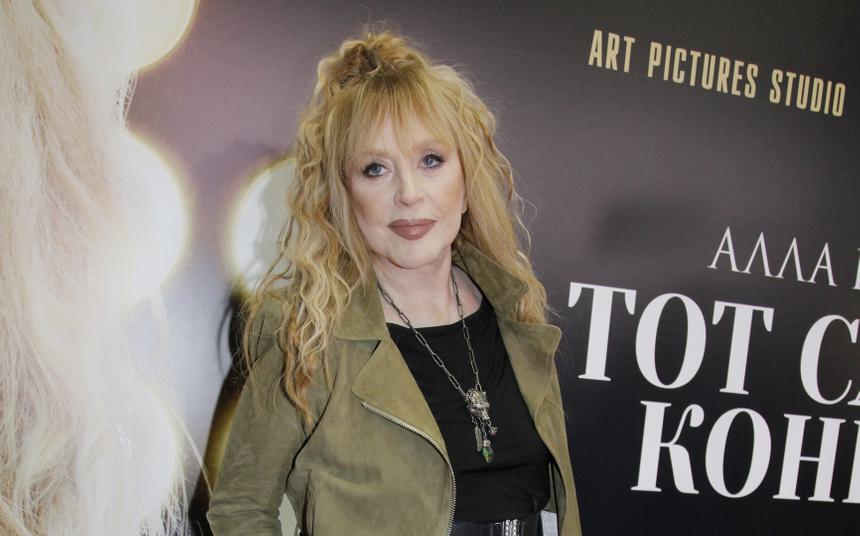 Уехавшая из России Пугачева продолжает зарабатывать миллионы