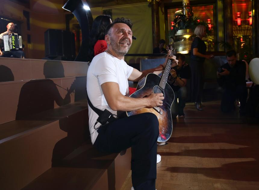 «Могут, если хотят, ходить грязными»: Шнуров ответил активистам на призыв отменить концерты «Ленинграда»