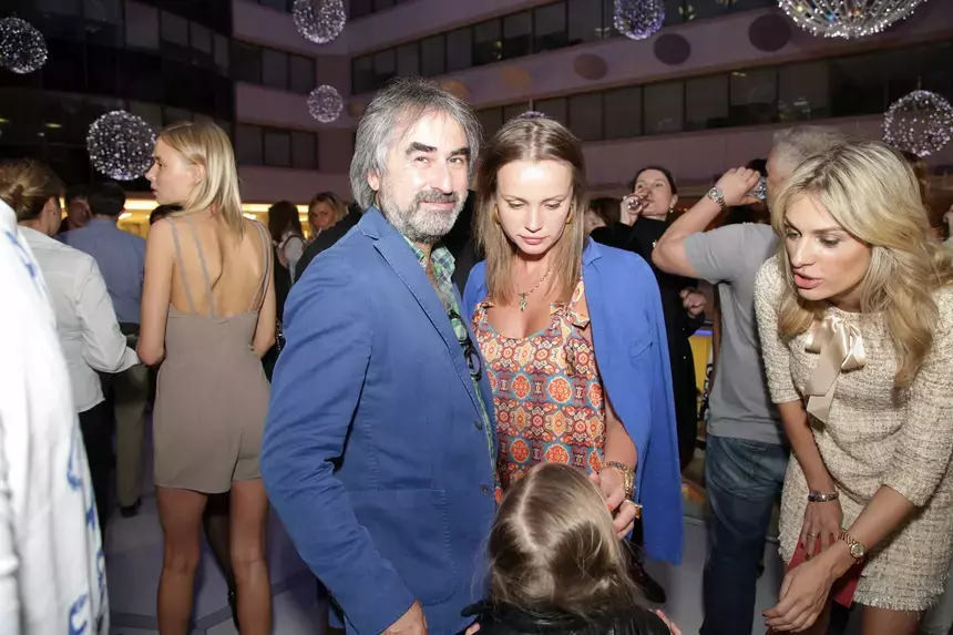 Отец Децла назвал дебилами посетивших похороны рэпера Паши Техника