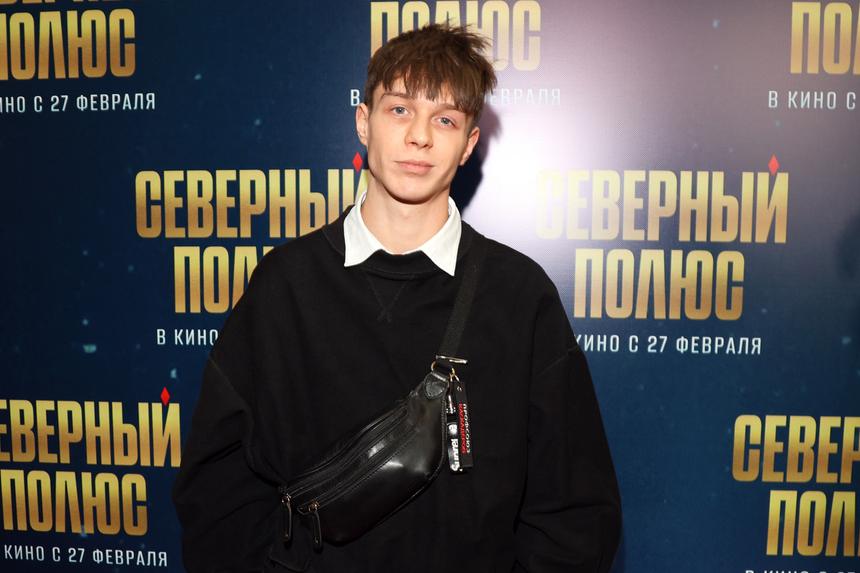 Актер Глеб Калюжный ответил на слухи об уклонении от армии: готовится к службе