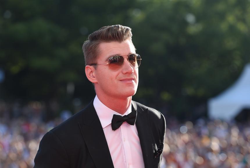 Алексей Воробьев перестал скрывать обручальное кольцо после новостей о свадьбе