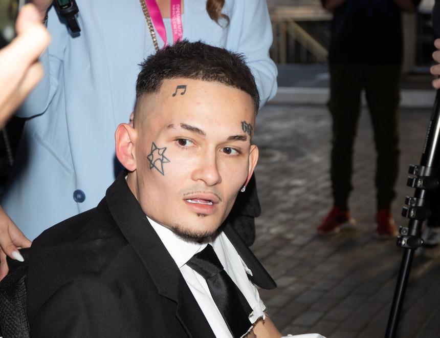 Тетя рэпера Моргенштерна* Наталья судится с автосалоном из-за навязанных услуг