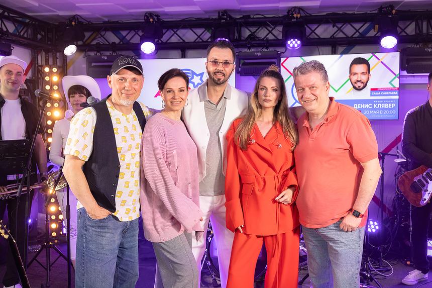 Певец Денис Клявер заявил, что российское метро намного лучше китайского