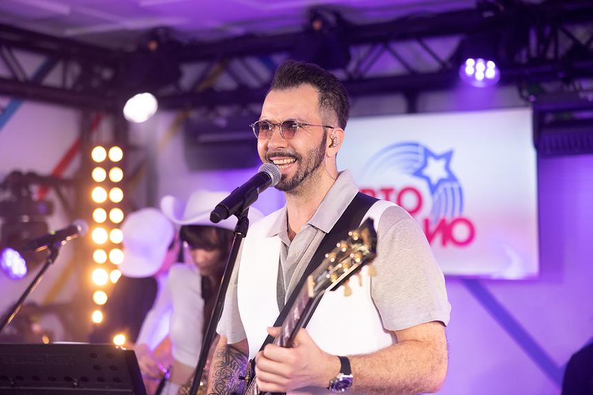 Певец Денис Клявер заявил, что российское метро намного лучше китайского