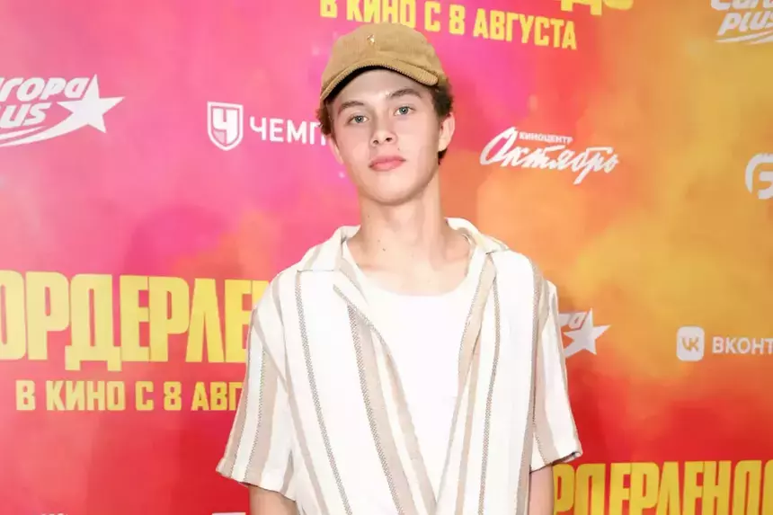 Актеры «Слова пацана» Леон Кемстач и Рузиль Минекаев проиграли в суде 1 млн руб.