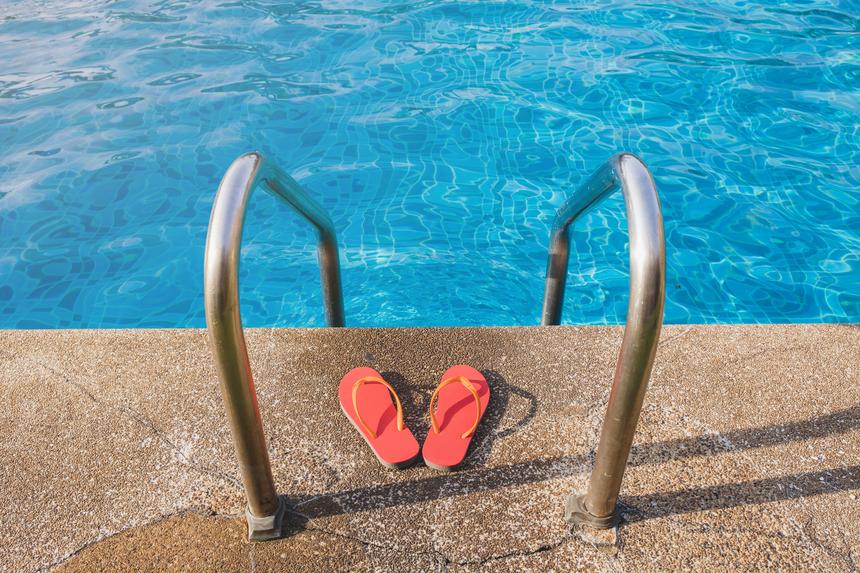 Четырехлетний мальчик погиб в бассейне отеля на Тенерифе