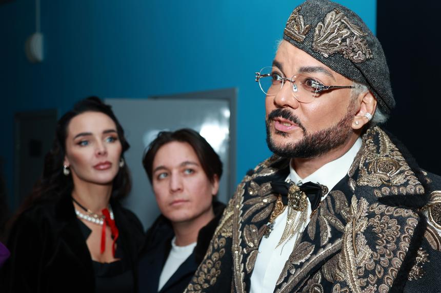 «Накопились стресс, травма, нагрузка»: что происходит с пострадавшим на концерте Филиппом Киркоровым