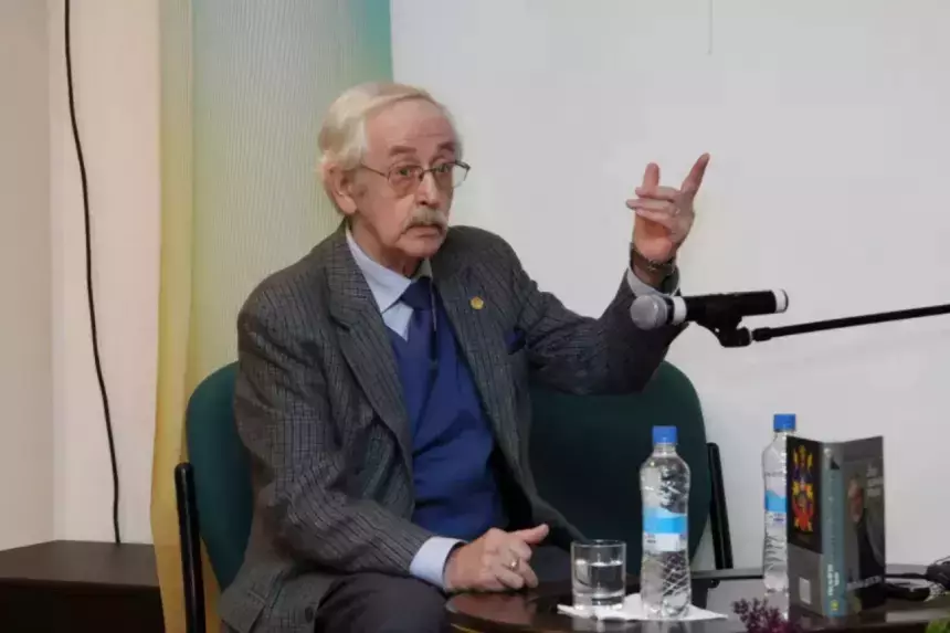 89-летний актер Василий Ливанов рассказал о первой встрече с женой Еленой