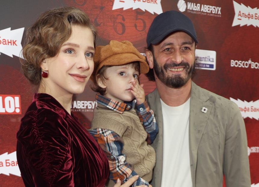 Актриса Елизавета Арзамасова сняла детей от Авербуха в домашней обстановке
