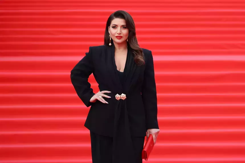 Певица Жасмин похвасталась сумкой за 1,6 млн рублей