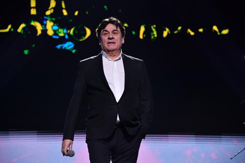 «Уйти со сцены»: 71-летний Александр Серов дал неожиданный совет молодым артистам