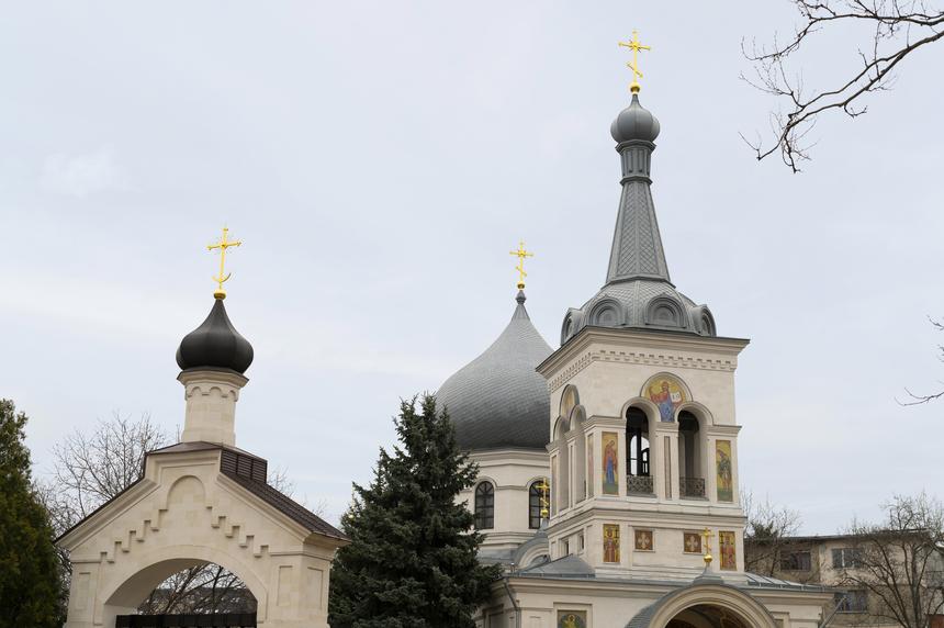 «У нас много таких случаев»: в оскверненном ВСУ храме в Курской области замироточила икона