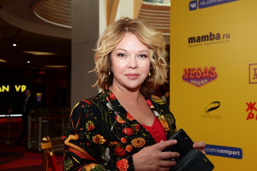 «Мы обе умерли. Но откачали»: звезда «Формулы любви» Елена Валюшкина вспомнила о тяжелых родах