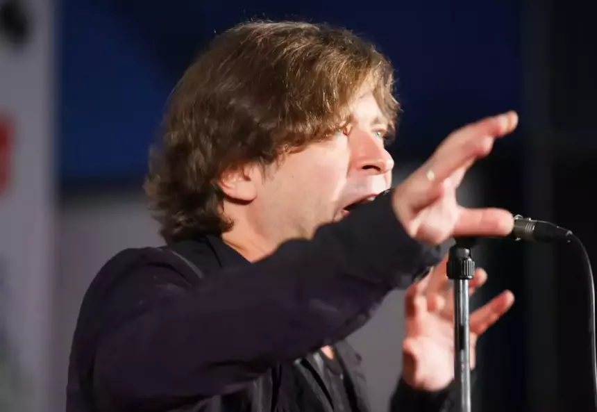 «Двойные стандарты»: Леву* Би-2 обвинили в лицемерии после поддержки атак Израиля на Иран