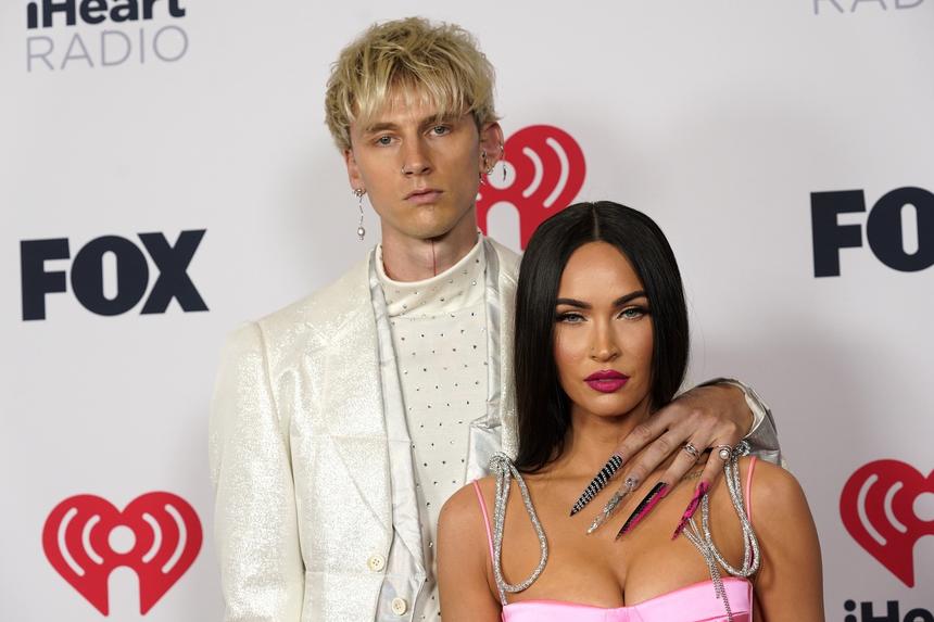Меган Фокс и Machine Gun Kelly показали кадры с дочерью и раскрыли ее имя