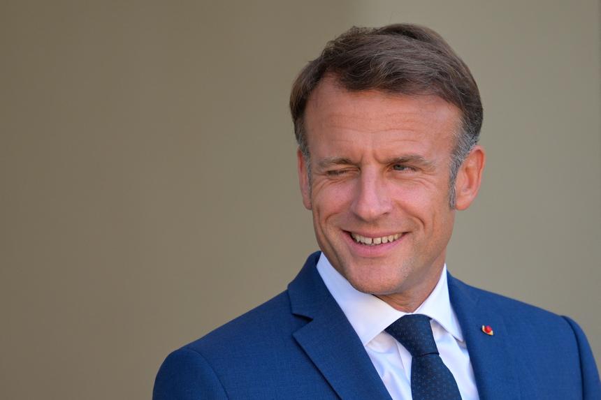 Эмманюэль Макрон выложил в соцсеть видео с Зеленским под русский трек «Капибара»