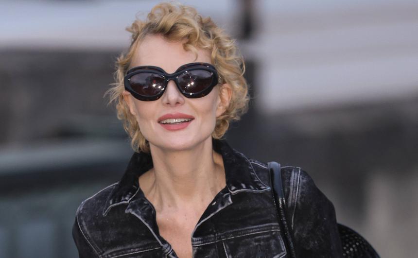 «Она пригодилась»: сбежавшая из России Рената Литвинова похвасталась квартирой в Париже на презентации фильма