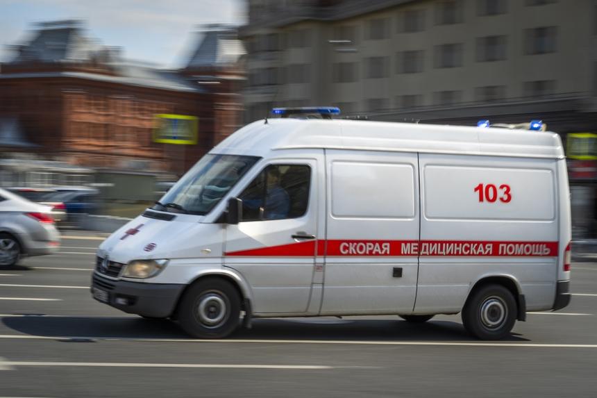 Таракан заполз в ухо 17-летней школьницы, умер и пролежал там больше суток